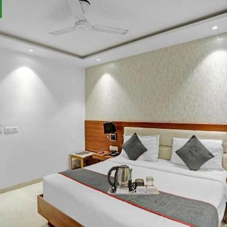 Wowstops-Clark Near Delhi Airport Hotel Nuova Delhi Esterno foto
