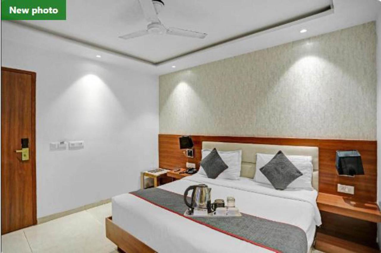 Wowstops-Clark Near Delhi Airport Hotel Nuova Delhi Esterno foto
