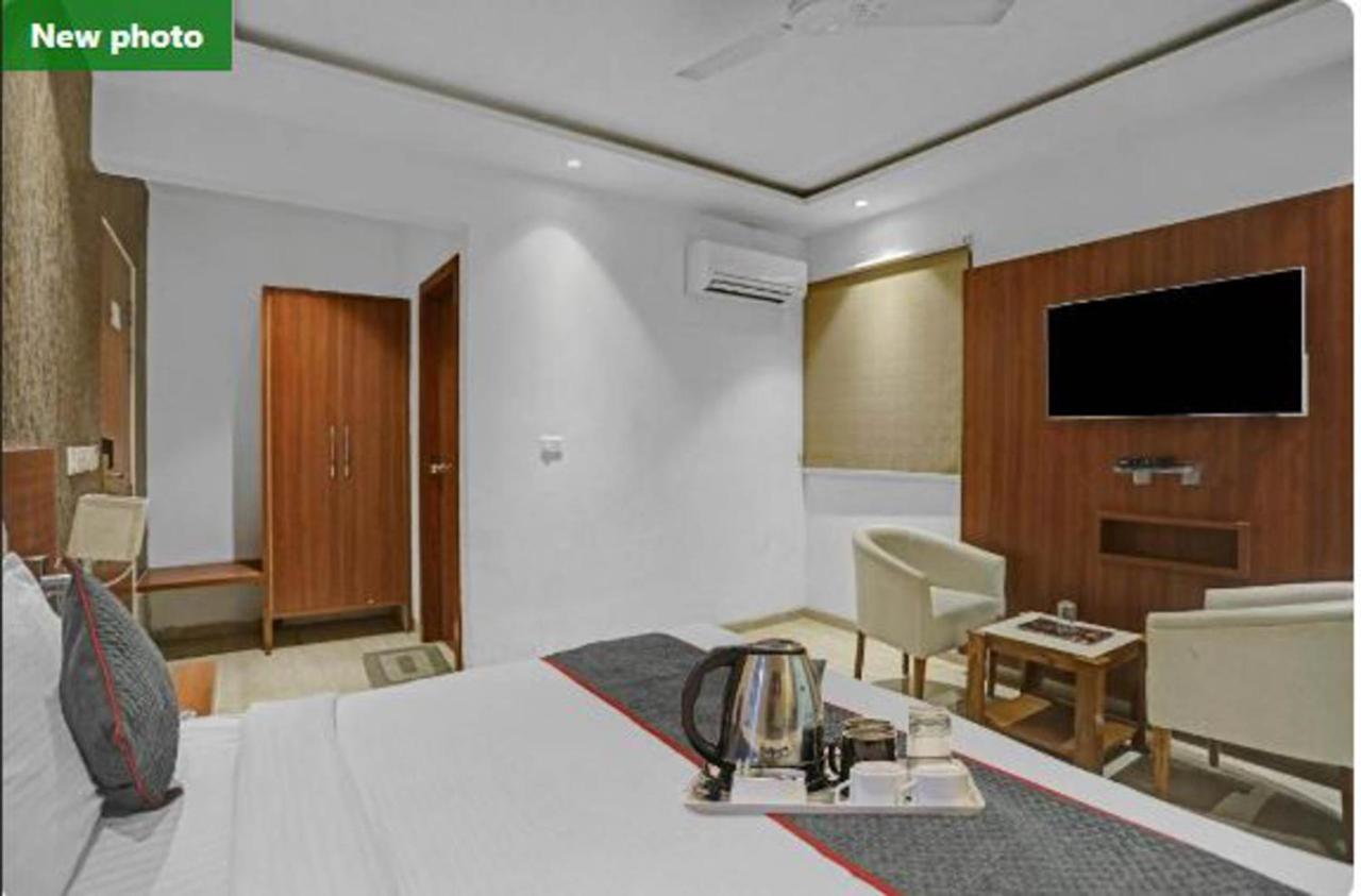 Wowstops-Clark Near Delhi Airport Hotel Nuova Delhi Esterno foto