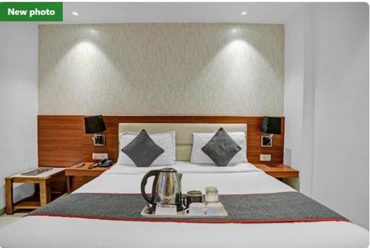 Wowstops-Clark Near Delhi Airport Hotel Nuova Delhi Esterno foto